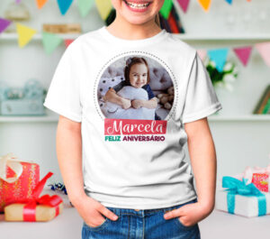 Camiseta personalizada aniversário Marcela